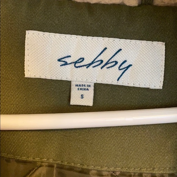 Green utility jacket with detachable fur trim - Picture 4 of 6